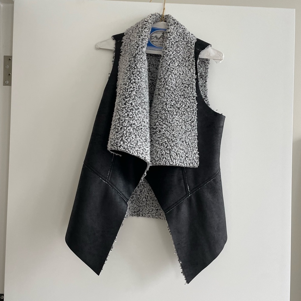 Fifteen Twenty Women’s Vest in size small - perfect condition